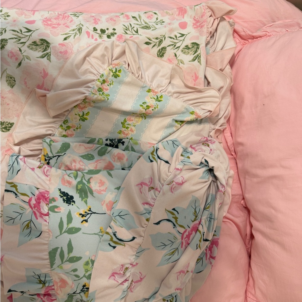 SweetHoney Floral Pink and Green Throw Blanket